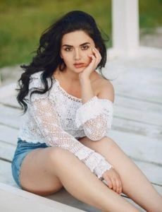 VIP companion girl in Churhat – discreet service